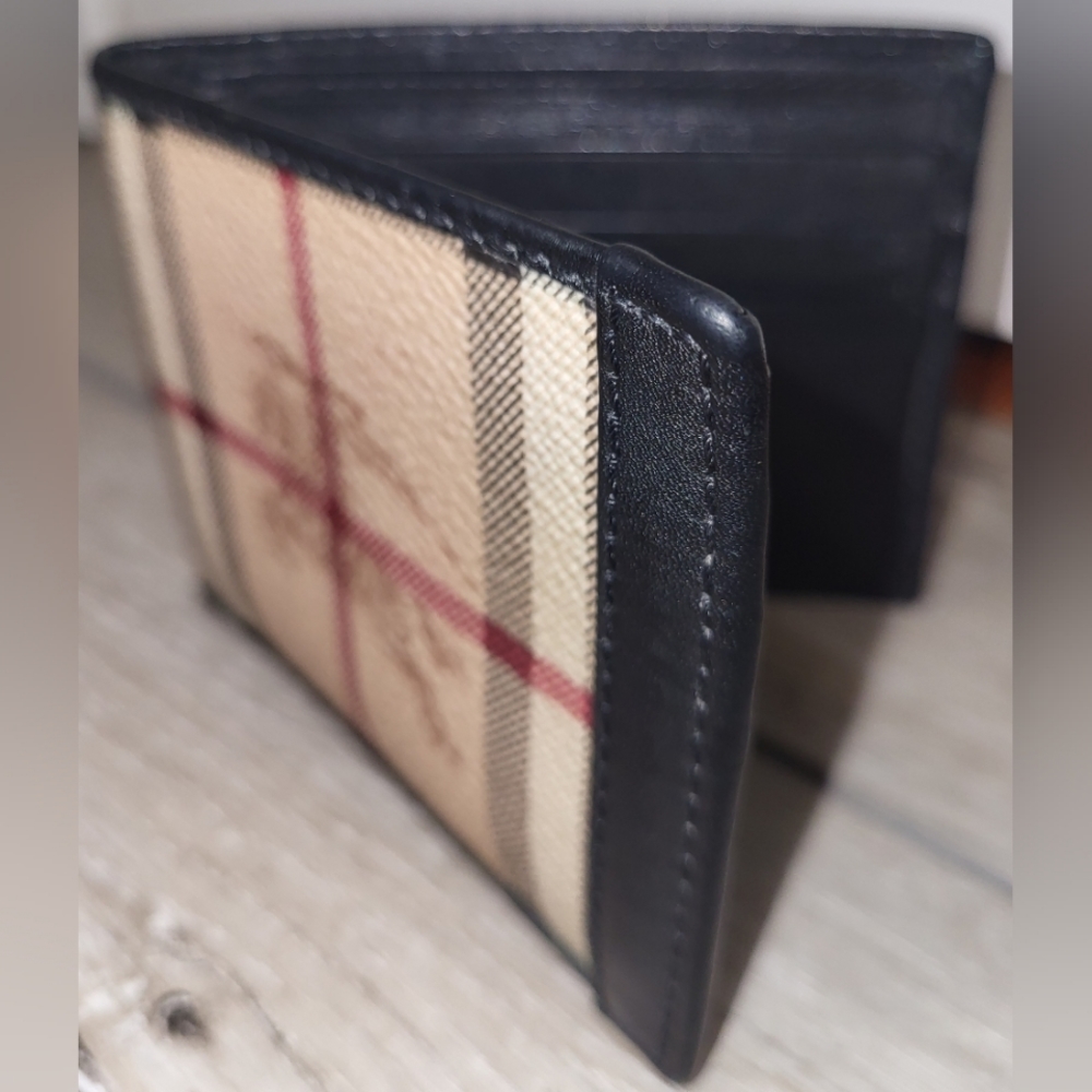 🎠Burberry Black/Beige Haymarket Check Bi-fold Wallet - Picture 9 of 11